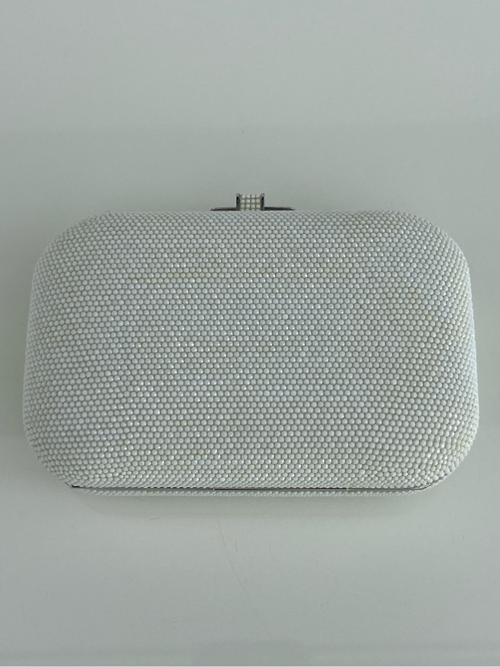 JUDITH LEIBER WHITE CHAULK CRYSTAL CLUTCH & CHAIN - Picture 13 of 17